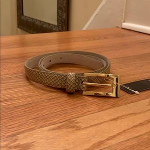 Brand new !! Women Loft belt